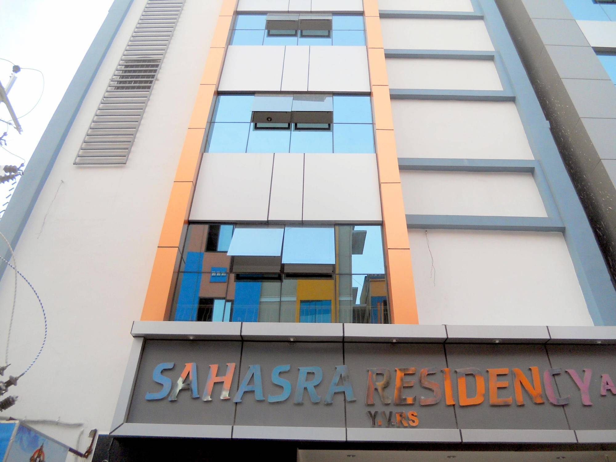 טירופאטי Hotel Sahasra Residency מראה חיצוני תמונה